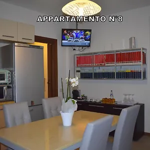 Appartamento Red&blu Luxury 8/private Parking, Desenzano del Garda