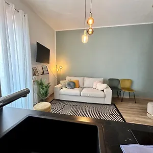 Design At Garda Apartment